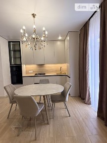 Продаж 2 поверхового таунхауса з ділянкою на 1.7 сотки, 90 кв. м, 3 кімнати, на вул. Традиційна • ID 34761135