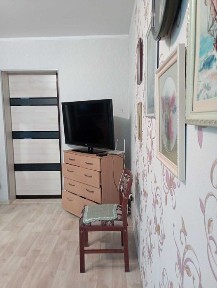 Продається 3-х кімнатна квартира по вул Достоєвського, перший поверх, п'ятиповерхового будинку площею 64 кв. м. з гарним ремонтом.