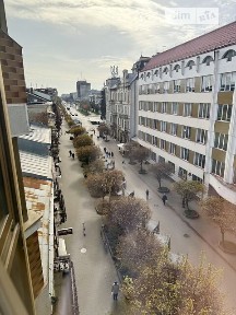 Продаж комерційного приміщення на вул. Незалежності 31, площа 1041.8 кв. м • ID 34488002