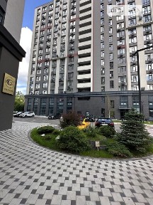 Продаж комерційного приміщення на просп. Любомира Гузара 11, площа 215.4 кв. м • ID 34393218