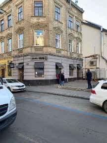 Оренда фасадного приміщення біля готелю ЛЬВІВ