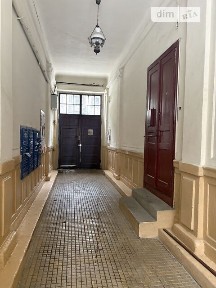 Продаж комерційного приміщення на вул. Ярослава Мудрого 8, площа 1.8 кв. м • ID 34224097