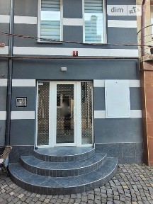 Продаж комерційного приміщення на пл. Кирила і Мефодія 27, площа 57.3 кв. м • ID 33955018