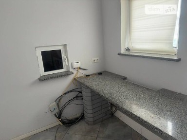 Продаж комерційного приміщення на вул. Перемоги, площа 206.3 кв. м • ID 33877420