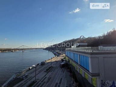 Продаж комерційного приміщення на пл. Поштова 3, площа 646.3 кв. м • ID 33738959