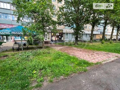 Продаж комерційного приміщення на вул. Генерала Безручка 28, площа 235.3 кв. м • ID 33665241