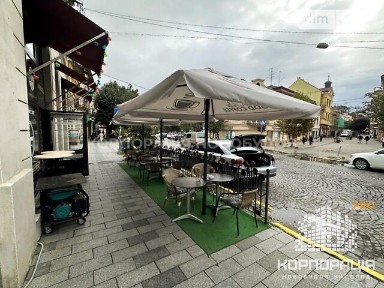 Продаж комерційного приміщення на пл. Корятовича, площа 242.5 кв. м • ID 33565625