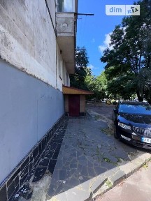 Продаж комерційного приміщення на вул. Івана Мазепи, площа 347.5 кв. м • ID 33441004