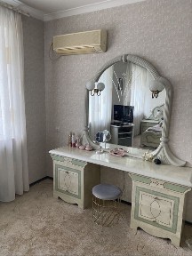 Оренда в Центрі міста 5 кімнатна на Ливарноі