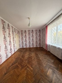 Продається 3х-кімнатна квартира Є. О