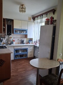 МІСТО ІЗЮМ Продається 2-х кімнатна квартира, з мебелью