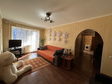 Продаж 3-к квартири на Космосі