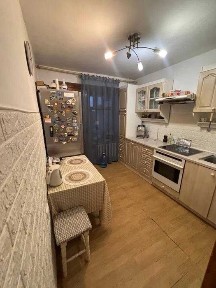 Продається затишна, світла та функціональна 3-кімнатна квартира в тихій і зеленій частині Дублян (вул. Зелена).