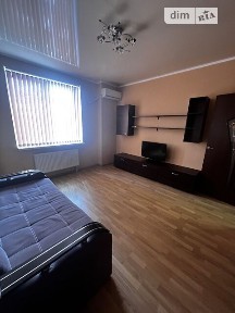 Продаж 1к квартири 43 кв. м на вул. Шкільна • ID 34763094