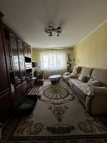 Продаю 3-кімнатну квартиру