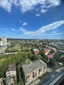 Трикімнатна. Дворівнева. Центр. Княгинин. Здана.