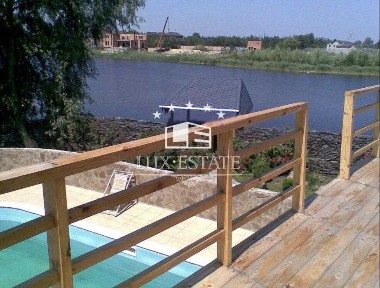 Сдается ДОМ с выходом НА ДНЕПР, бассейн, пляж КОНЧА-ЗАСПА