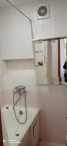 Київ, Братиславська вул., 30А. Лісовий масив. Метро Чернігівська Лісова