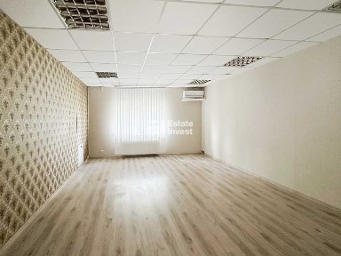 Продам приміщення 250 кв. м по вул. Клочківська, 290.