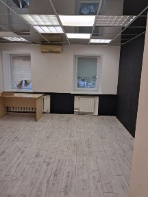 Аренда под офис, салон, шоу-рум - 65 м. кв., в центре.