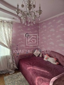 Капітальний маєток у курортному Ворзелі: 287 м², 5 спалень та велика ділянка!