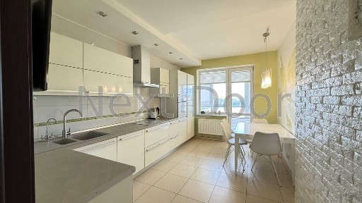 Продаж 3-кімнатної квартири 120 м², Йорданська вул., 1