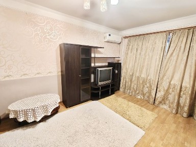 Оренда однокімнатної квартири в Олександрівському р-ні (Казача 39)