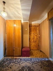 Продам 3-кімнатну квартиру в Чернівцях в чудовій локації.