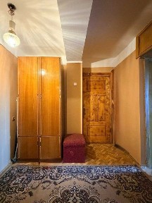 Продам 3-кімнатну квартиру в Чернівцях в чудовій локації.