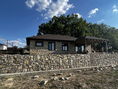 Дом 105 м2, участок 10 соток.