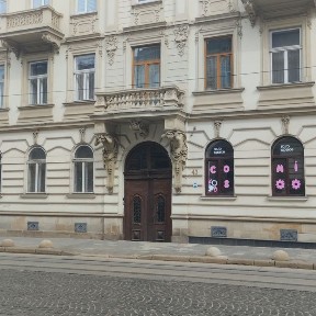 ЦЕНТР, вул. Івана Франка 43-3кім. 85м.