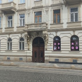 АКТУАЛЬНА, ЦЕНТР, вул. Івана Франка 43-3кім. 85м.
