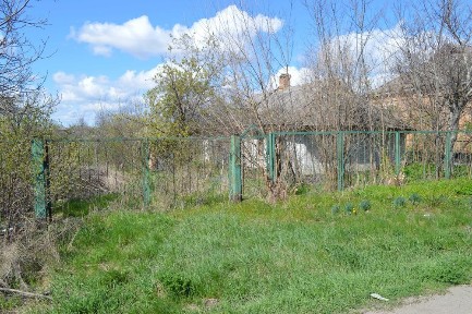 Продається ділянка 25 соток, з будинком. с. Обозновка