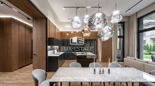 Аренда резиденции 350 м² в сосновом лесу в Козине, Конча-Заспа