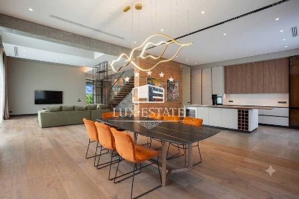 Lux-Estate предлагает в арендовать новый современный дом в коттеджном городке «Солнечная Долина», с. Романовка
