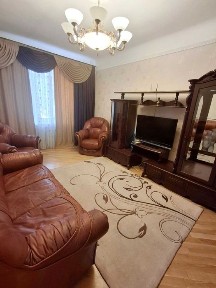 Сдам двокімнатну квартиру в центрі Києва