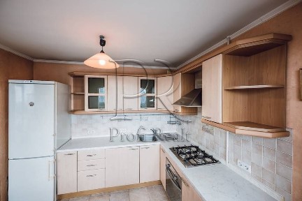Продаж 3 кімн. квартири за адресою Березняківська 30 з ремонтом/Державні програми