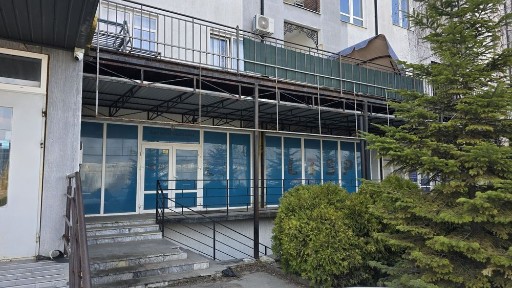 Здається в оренду/продається два приміщення 320/260 кв метра