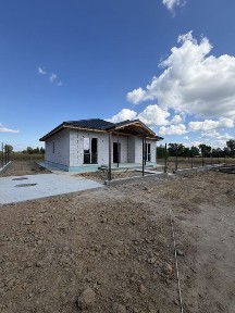 Одноповерховий будинок з ділянкою Київська область Буча 15 хв Газ Електрика Свердловина Септик Розтермінування Програми єОселя Сертифікат Ваучер
