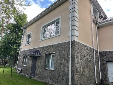 будинок з басейном 386 м, земля 21 сот. Центр Ірпінь