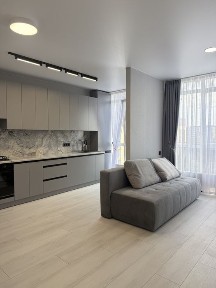 Продаж євро 2к з великою кухнею, балкон, ВИДОВА з газом, ЦЕНТР, вид на парк