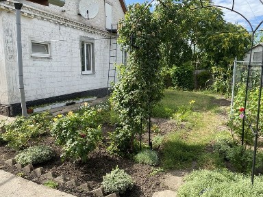Продаж затишного будинку 10×10 м на ділянці 6 соток у районі «Україна», ВЛАСНИК.
