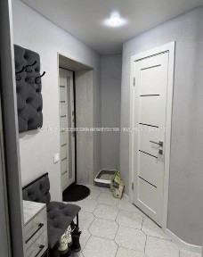 Продам 2х кімнатну квартиру з ремонтом Комунальний ринок метро Палац Спорту пр. Л. Ландау М31