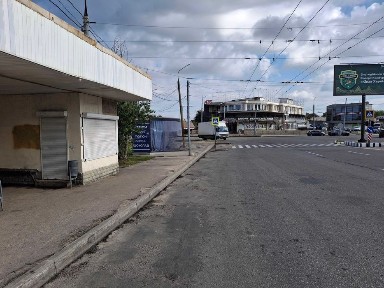 Продажа павильона состоящего из 3-х помещений общей площадью 26.8м2 (8.4м2 можно взять в аренду) расположенного на тролейбусной остановке.