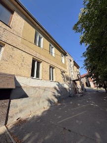 Приміщення під коммерцію вул СвятоМиколаївська Центральноміський район