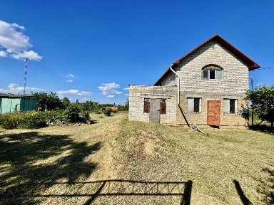 Продам недобудований будинок! Варварівка! Скважина! 10 соток землі.