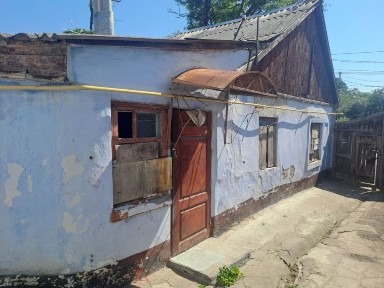 Продам часть дома в Центре район 3 слободской