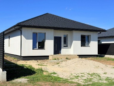Продаж збудованого будинку в с. Голишів