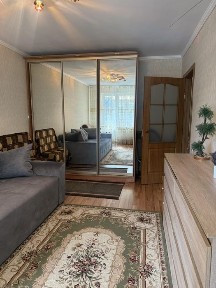 Продаж 3-х кімнатна квартира по Незалежності