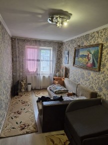 Продаж двохкімнатной квартири поруч набережна центр міста.